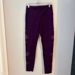 Victoria’s Secret knockout leggings